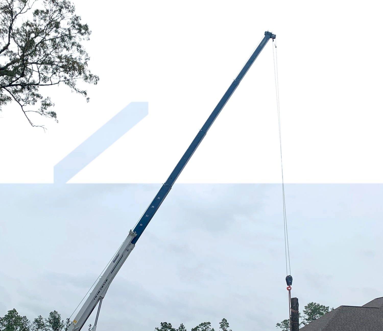 Capital City 40-ton stick crane on site
